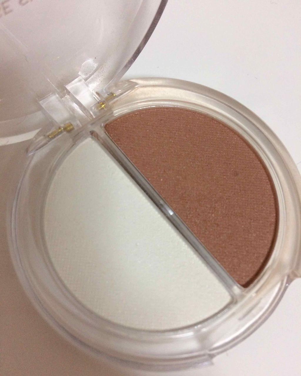 DAISO エルファーノーズシャドウのクチコミ「私は小麦肌系にしました！！

もちろん鼻にも使えるんですが、シェーディングとしても使えるのでか.....」（2枚目）