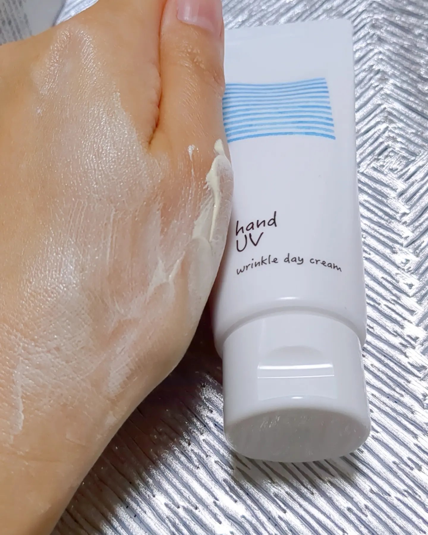 ハンド UV リンクルデイクリーム W/ナリスアップ/ハンドクリームを使ったクチコミ（3枚目）