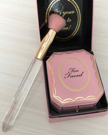 ダイヤモンドライト マルチユース ハイライター/Too Faced/ハイライトを使ったクチコミ（2枚目）