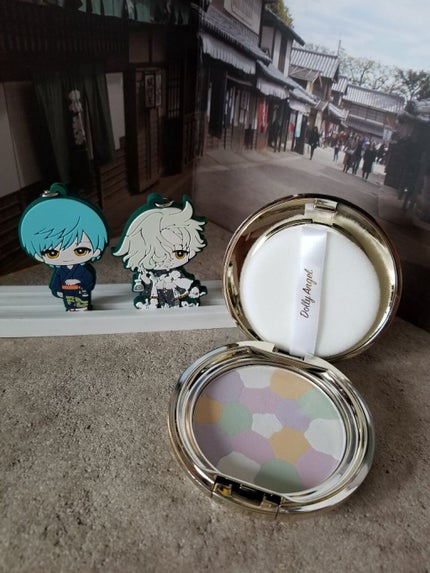 マルチカラーフェイスパウダー/Dolly Angel/プレストパウダーを使ったクチコミ(1枚目)