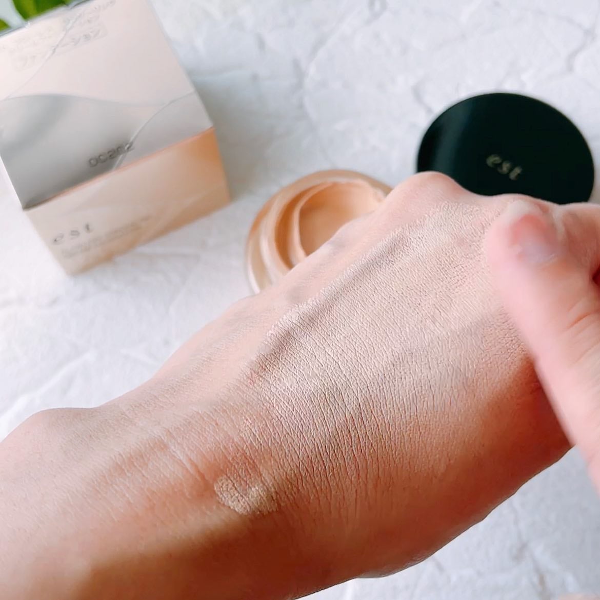 エスト フローレス コンシーリング クリームファンデーション/est/クリーム・エマルジョンファンデーションを使ったクチコミ(6枚目)
