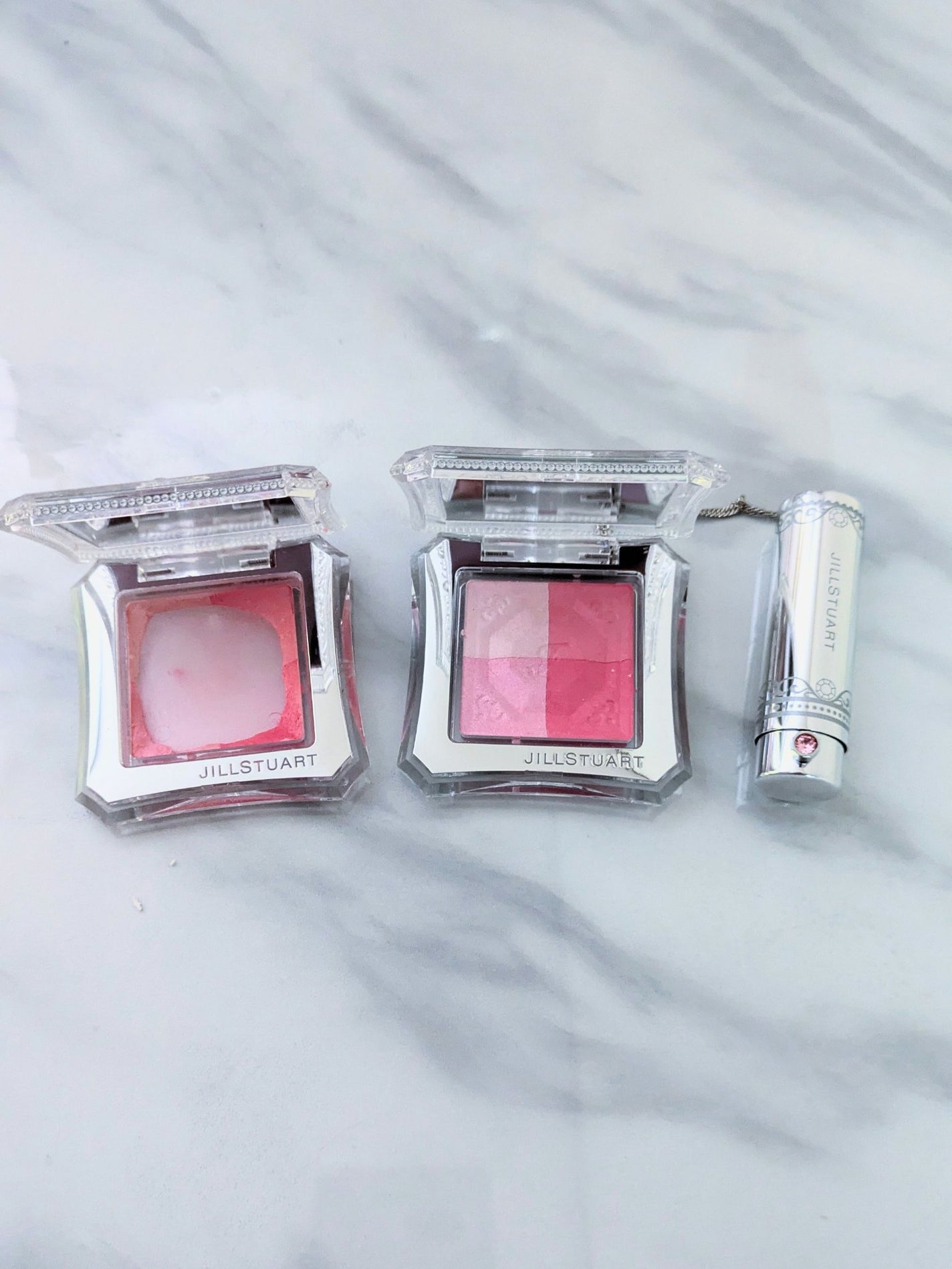 奈緒 on LIPS 「♡底見えコスメ♡持っているコスメは少ないけどコスメ愛が強い私の..」(2枚目)