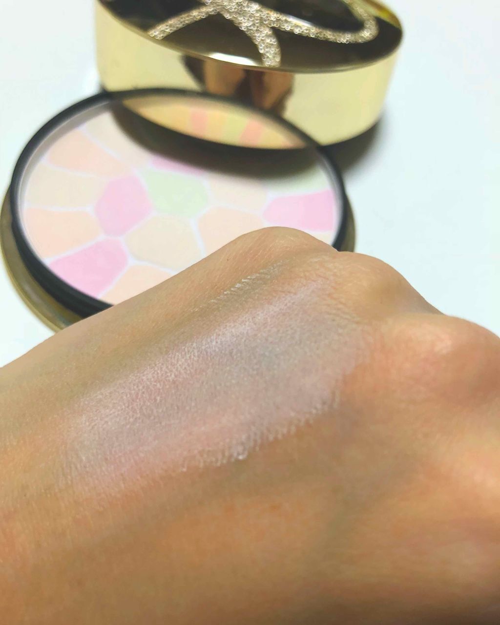 エレガンス ラ プードル オートニュアンス リクスィーズ/Elégance/プレストパウダーを使ったクチコミ(2枚目)