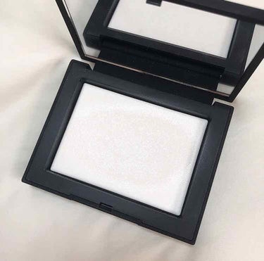 ライトリフレクティングセッティングパウダー　プレスト　N/NARS/プレストパウダーを使ったクチコミ（2枚目）