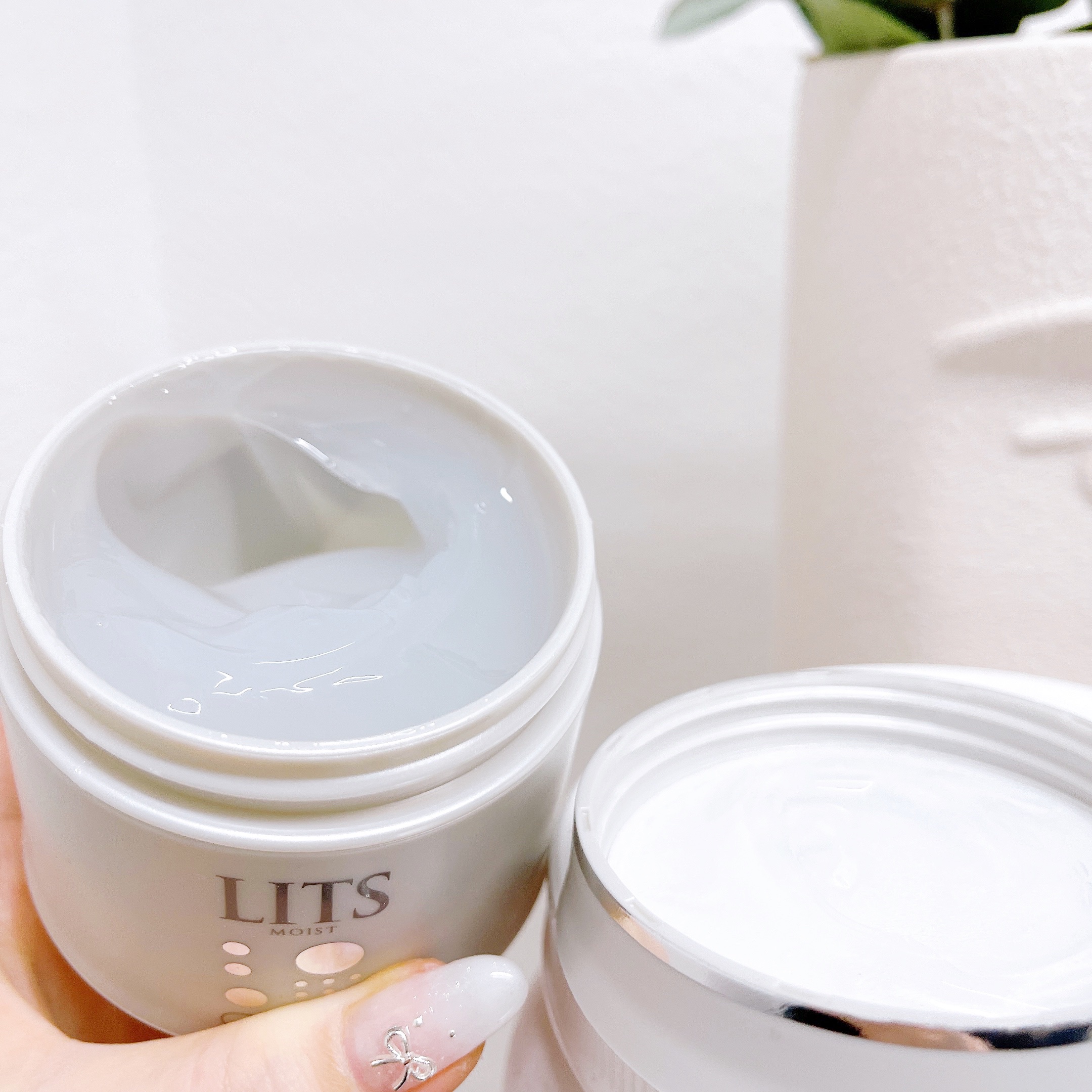 リッツ リッツ モイストN パーフェクトリッチジェル [敏感肌用]のクチコミ「肌にスゥーと伸びて
ベタつき感もなく！！
ダイスキなオールインワン( ≖ᴗ≖)♡

楽”したい.....」（2枚目）