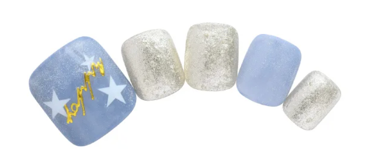 DASHING DIVA〈サマーネイル2023〉 大人ポップなマグネットは淡いブルーでクールに組み合わせて(フット)