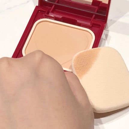 RAKKO on LIPS 「毛穴をオフして透け感をオン!プロが仕上げたような透け感美肌へ資..」(4枚目)