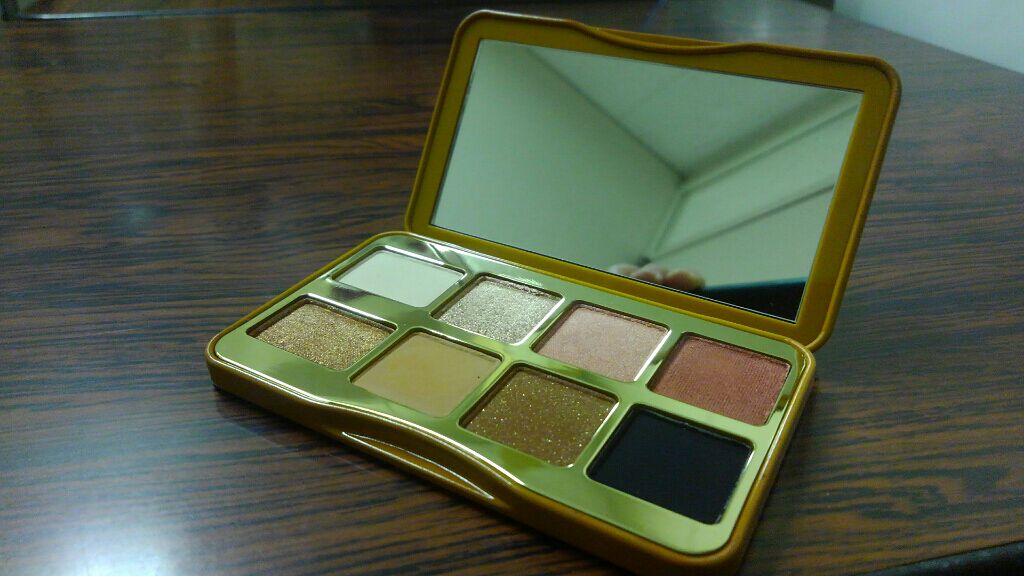 キティ ライクス トゥ スクラッチ ミニ アイシャドウ パレット/Too Faced/アイシャドウパレットを使ったクチコミ（2枚目）