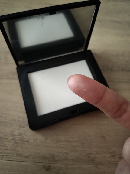 ライトリフレクティングセッティングパウダー プレスト N/NARS/プレストパウダーを使ったクチコミ(4枚目)