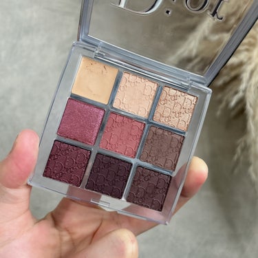 Dior ディオール バックステージ アイ パレットのクチコミ「Dior様でアイメイク！
やっぱ色のニュアンスがかわいい…
ブラウン系と赤みを混ぜると秋っぽく.....」（2枚目）