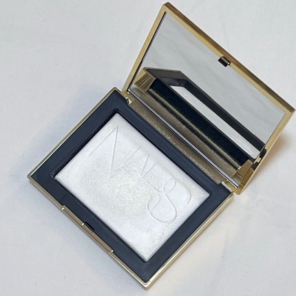 NARS ゴールドダスト ライトライトリフレクティング セッティングパウダーのクチコミ「NARS ゴールドダスト ライトライトリフレクティング セッティングパウダー
小田切ヒロさ.....」(1枚目)