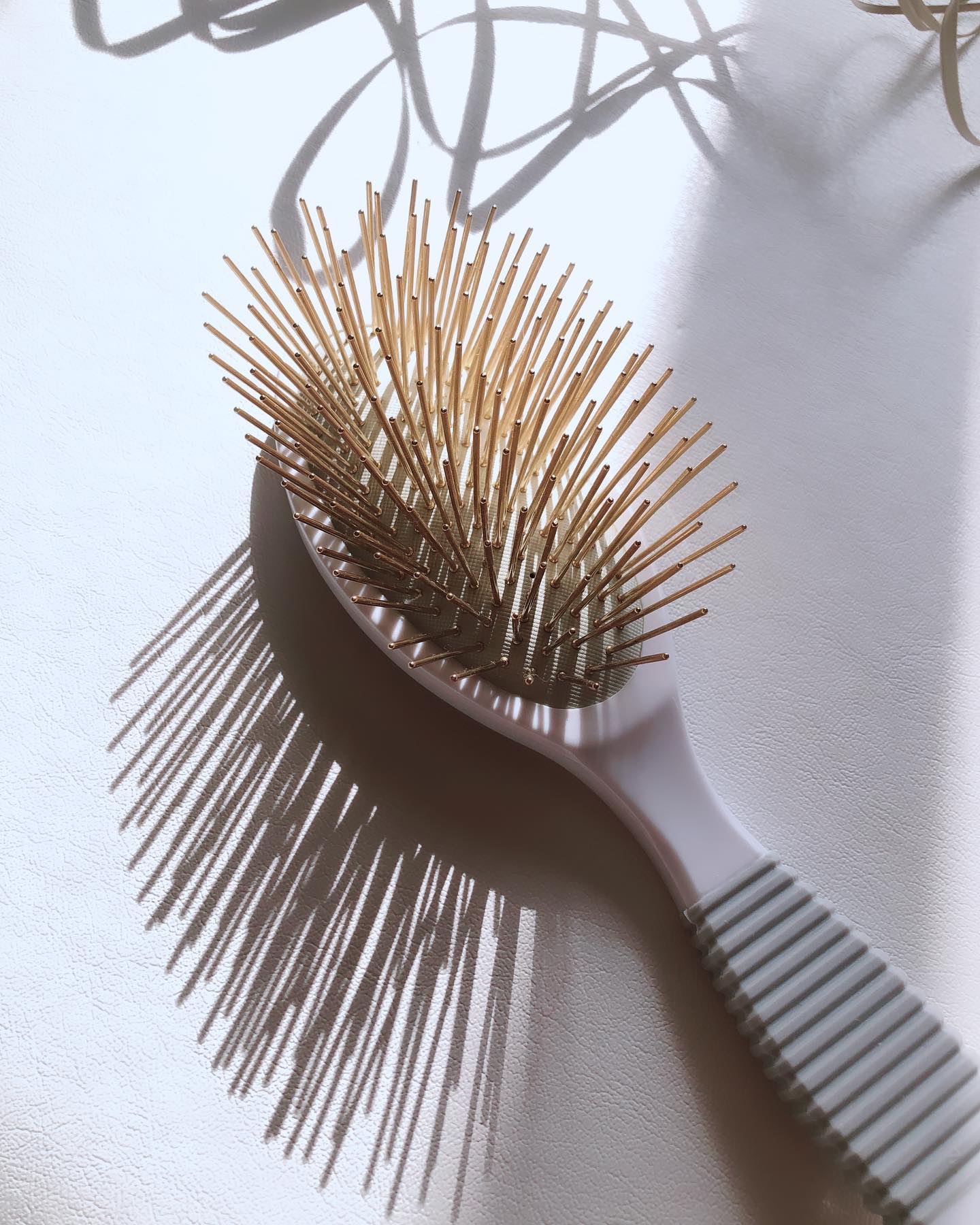 SNOW FOX SKINCARE プレミアム FOXカッサ ヘアブラシのクチコミ「小田切ヒロさんも愛用!
SNOW FOX SKINCARE 
"プレミアム　スカルプ　カッサ　.....」（2枚目）