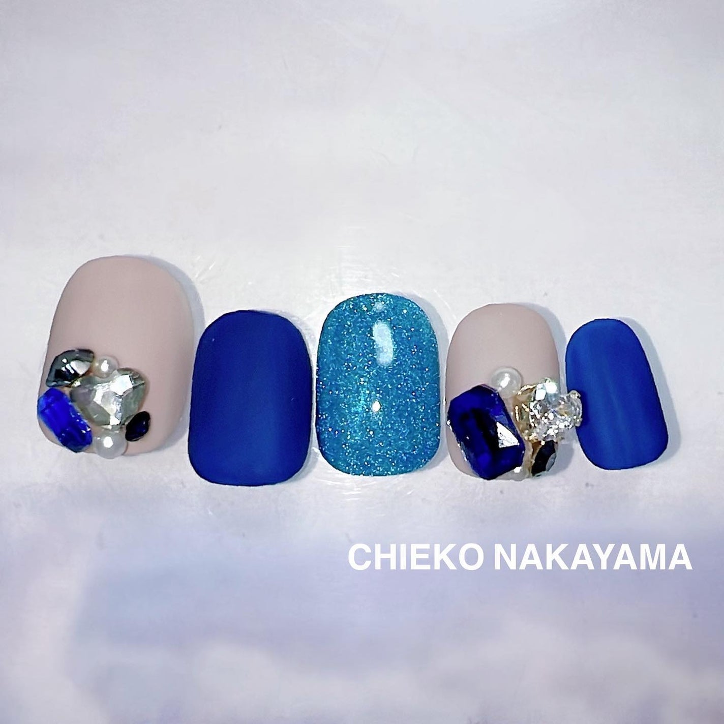 なかやまちえこ on LIPS 「去年の冬ぶりフラッシュグリッター📸フラッシュで光ります✨365..」(2枚目)