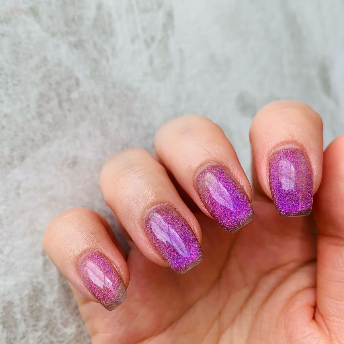 mihi on LIPS 「ぼらへネイル💜ハンドを紫にするの初めてかもしれない!今回は紫に..」(2枚目)