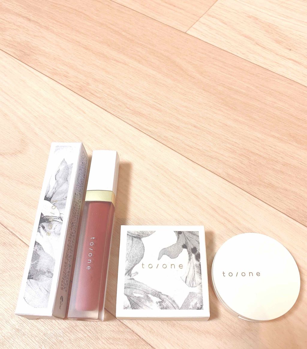 トーン ペタル エッセンス グロス/to/one/リップグロスを使ったクチコミ（1枚目）