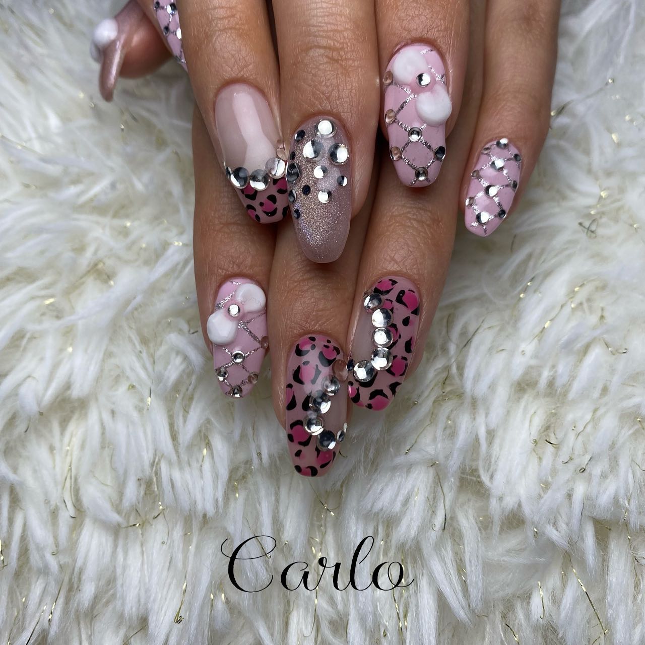 YUKA on LIPS 「.order.¥10000-..#nail#nailist#ネ..」(1枚目)