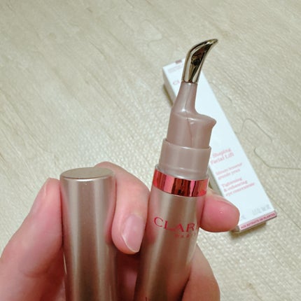 グラン アイ セラム V/CLARINS/アイケア・アイクリームを使ったクチコミ(3枚目)