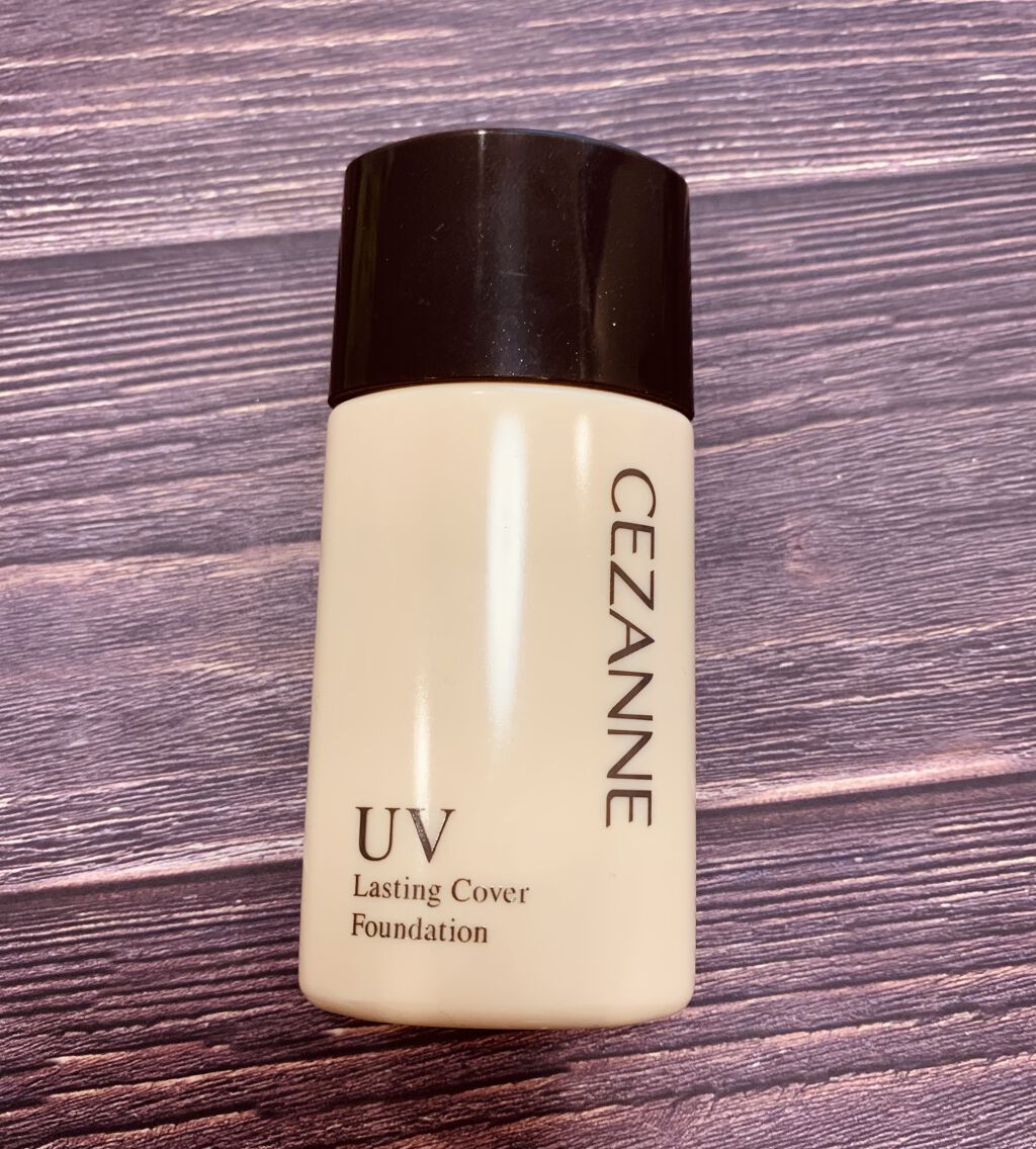 こちらの商品、発売当初YouTube、ツィッター、インスタですごいおすすめされていましたよね。

すごく期待して購入したのですが、購入して使用した感想としては、そんなにいいかな？という感じです。

ファンデーション としては、かなり薄づきで