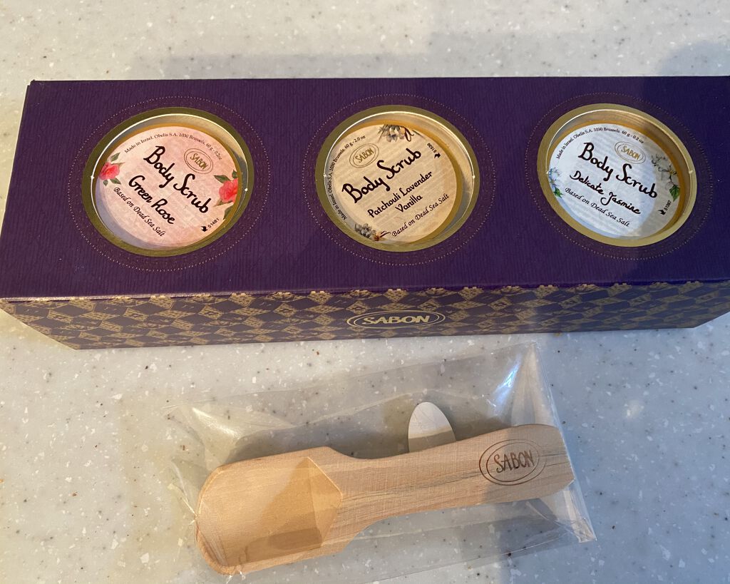 ボディスクラブ グリーン・ローズ 600g(FLORAL BLOOMING Limited Collection)/SABON/ボディスクラブを使ったクチコミ（1枚目）