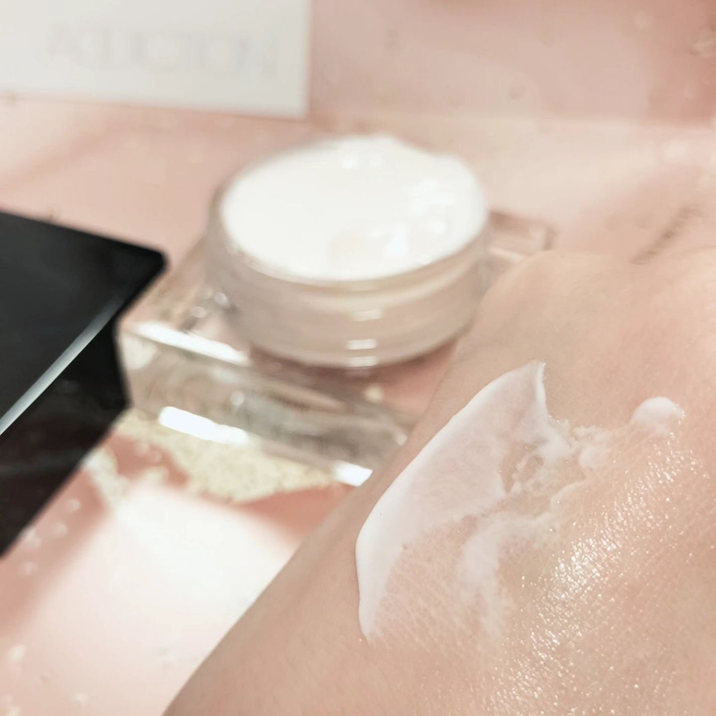 アディクション デイクリーム/ADDICTION/化粧下地を使ったクチコミ(4枚目)