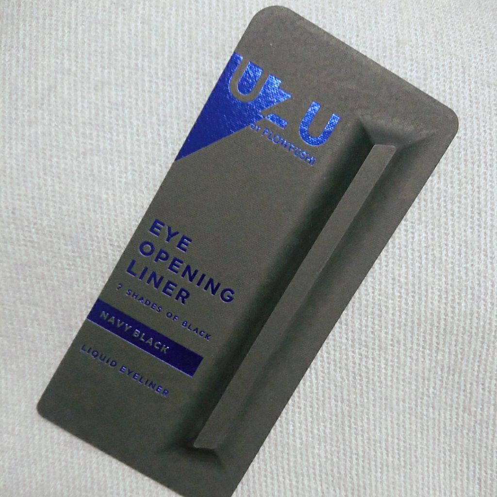 7 SHADES OF BLACK/UZU BY FLOWFUSHI/リキッドアイライナーを使ったクチコミ（2枚目）