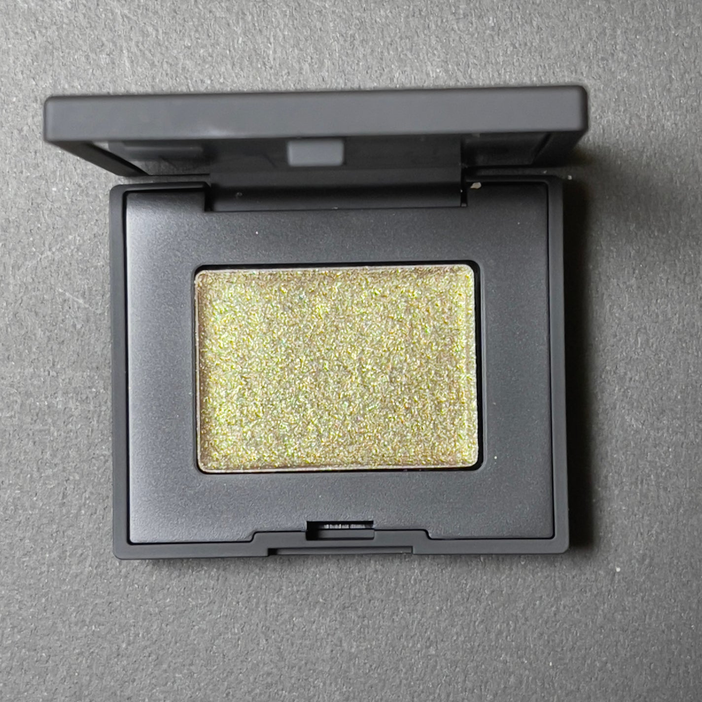 ハードワイヤードアイシャドー/NARS/単色アイシャドウを使ったクチコミ(1枚目)