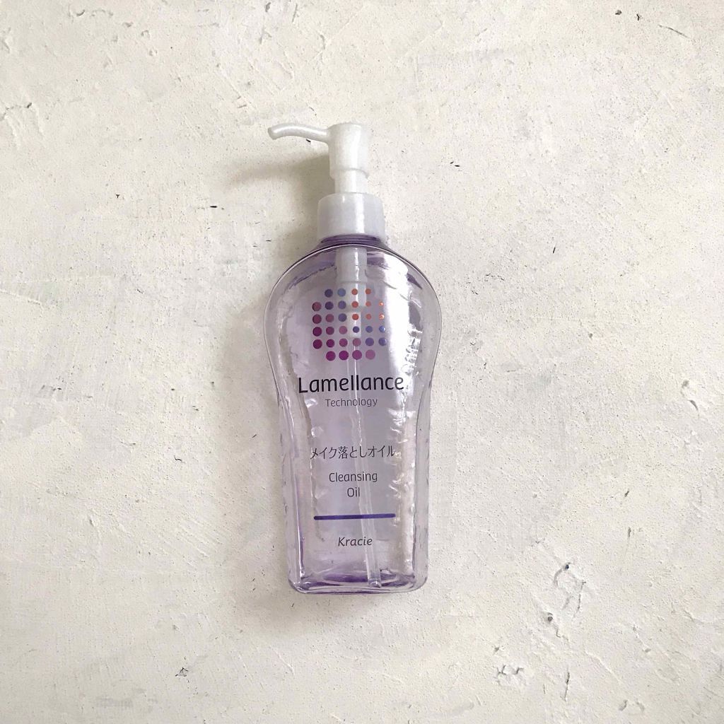
肌活のお話②
#クレンジング


以前使っていたバームタイプで痛い目を見たので、大人しくオイルタイプのクレンジングに挑戦。
LIPSで評価の高かった#ラメランス  のクレンジングを２ヶ月ほど使用しました。

普段のメイクはお湯・石鹸で落と