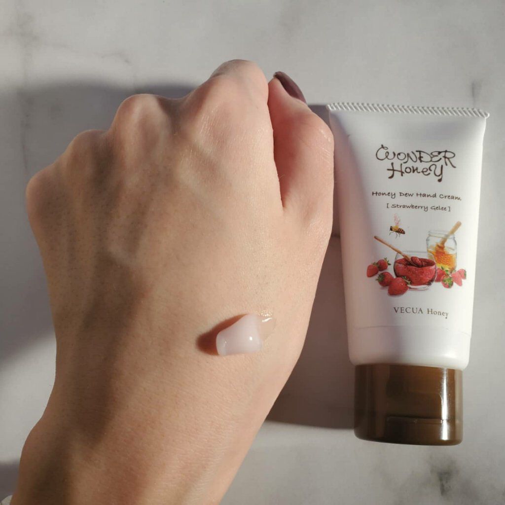 ワンダーハニー とろとろハンドクリーム 野苺ジュレ/VECUA Honey/ハンドクリームを使ったクチコミ(2枚目)
