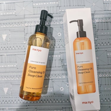 魔女工場
Pure Cleansing Oil Deep Clean

容量：200ml　　


ピュアのままよりDeepに！濃いメイクもするっとディープクリーン！

ベースメイクからポイントメイクまで