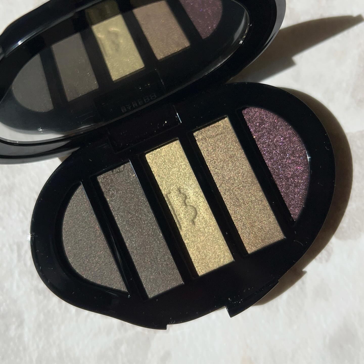 Eyeshadow 5 Colour Compacts/BYREDO/アイシャドウパレットを使ったクチコミ（2枚目）