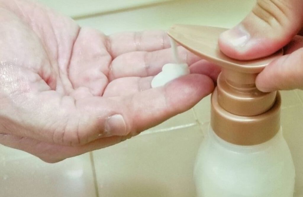 ハーバニエンス シャンプー・コンディショナー（グリーンローズ）/HERBANIENCE/市販シャンプーを使ったクチコミ（2枚目）