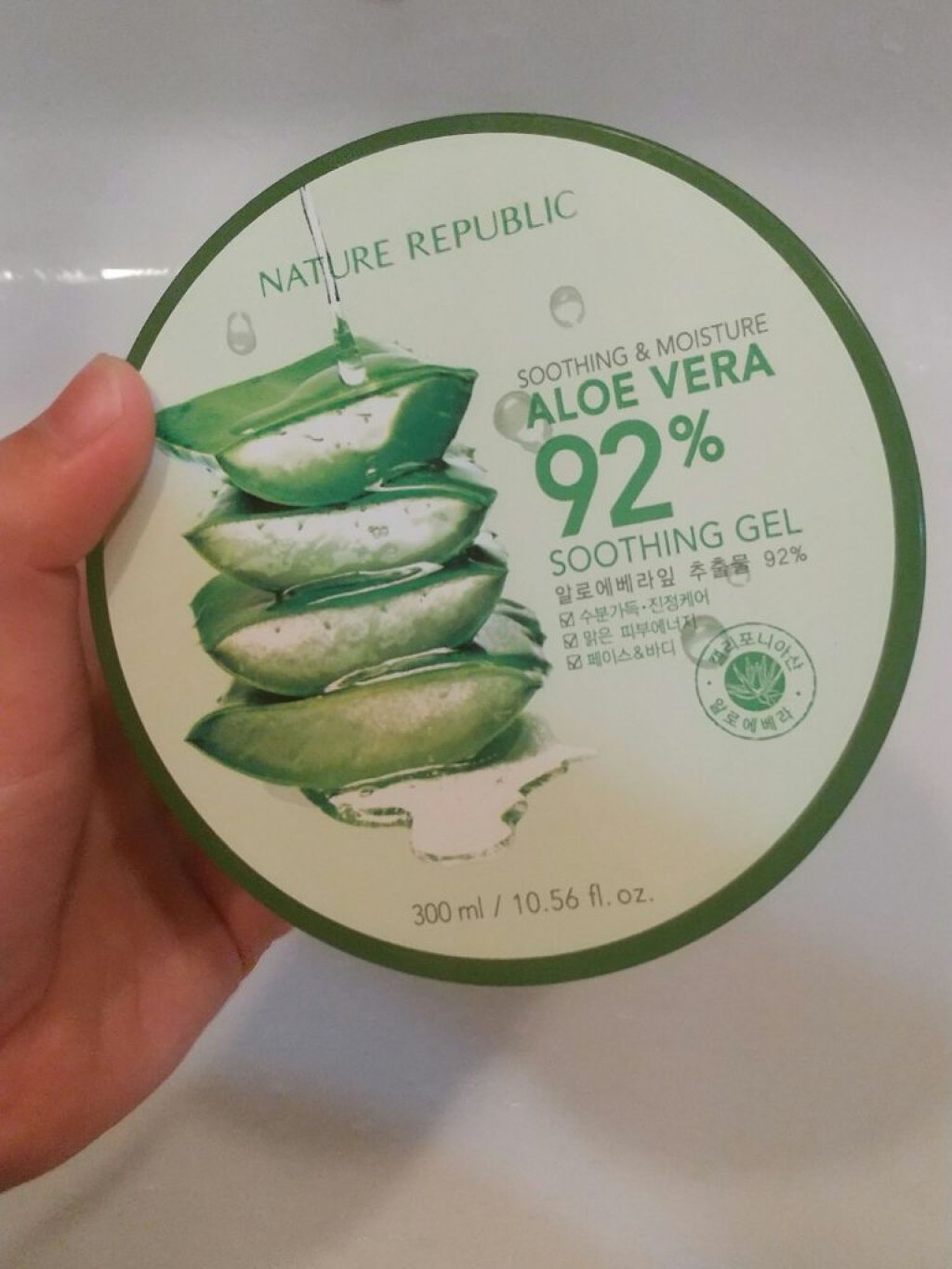 マイルド＆モイスチャーアロエジェル/ネイチャーリパブリック/ボディローションを使ったクチコミ（1枚目）