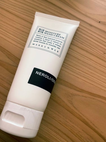 MERKS&WEB
ずっと気になっててやっと買いました🍁
期間限定のNEROLI/ORANGEの香り✦.*

とてもいい香りで、リラックスできます！
オレンジの香りがメイン🍊
しっとりとして、保湿力も高