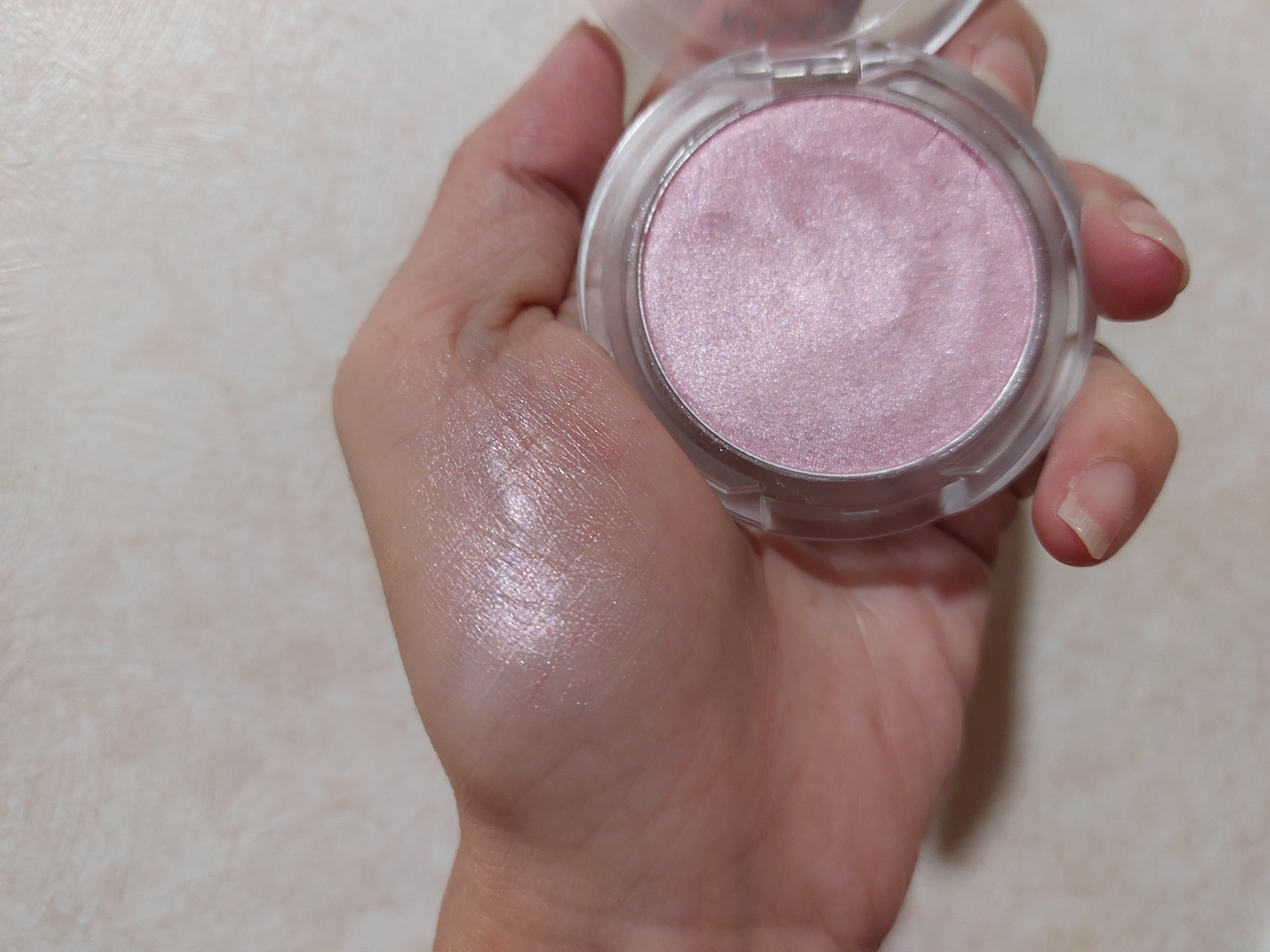 叶えるハイライト/b idol/パウダーハイライトを使ったクチコミ（1枚目）