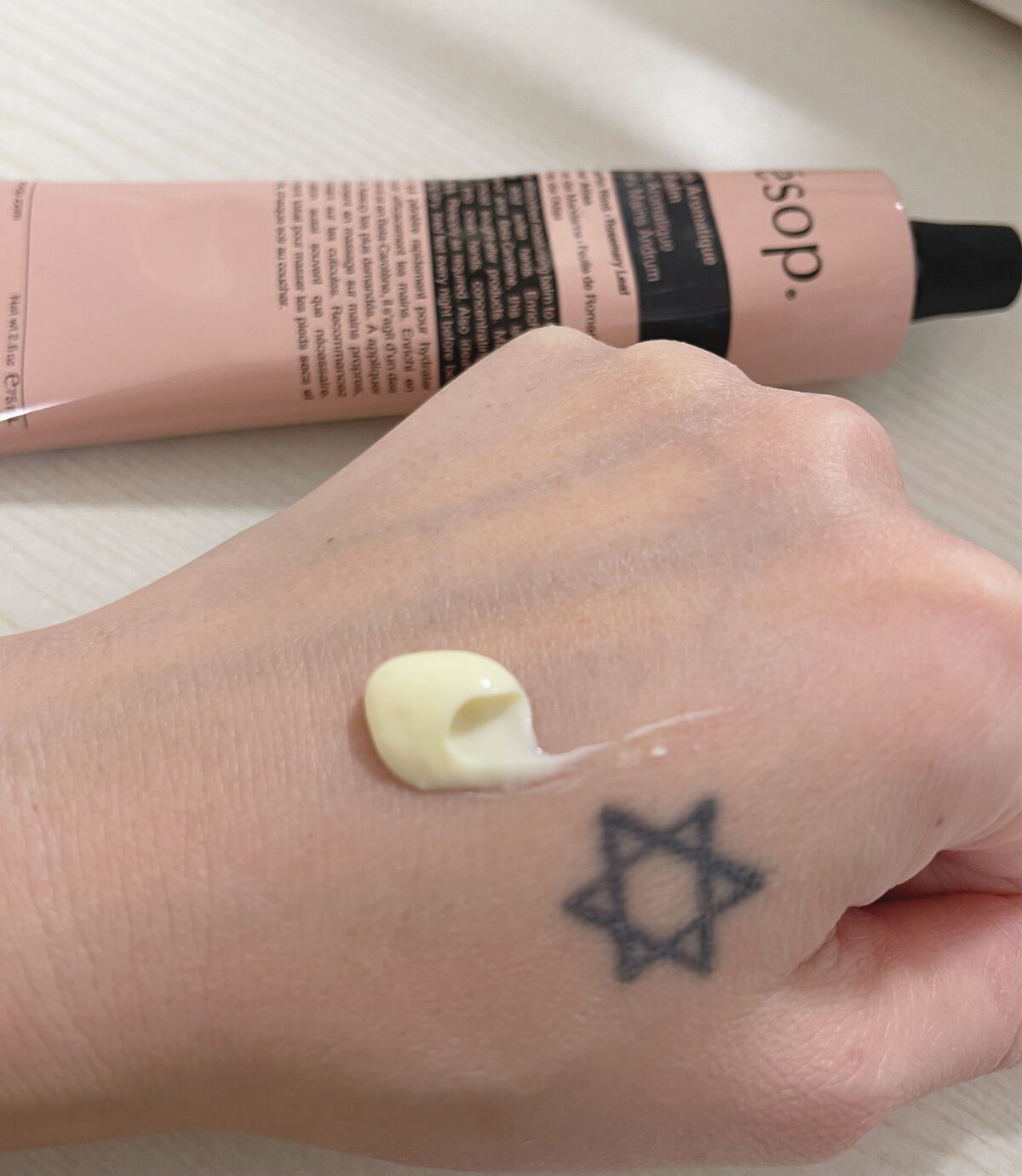 アンドラム アロマティック ハンドバーム/Aesop/ハンドクリームを使ったクチコミ（2枚目）