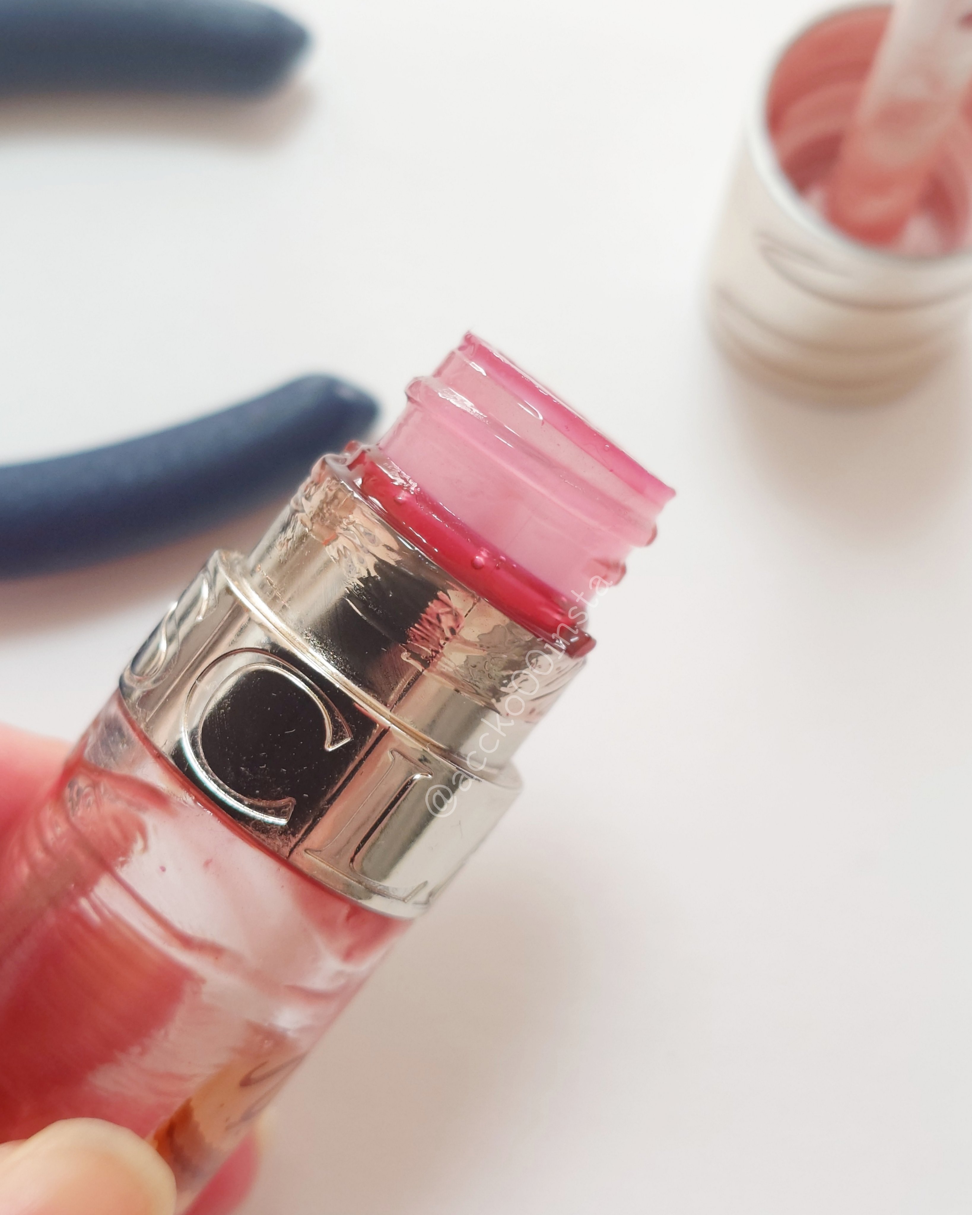 リップコンフォートオイル/CLARINS/リップグロスを使ったクチコミ（3枚目）