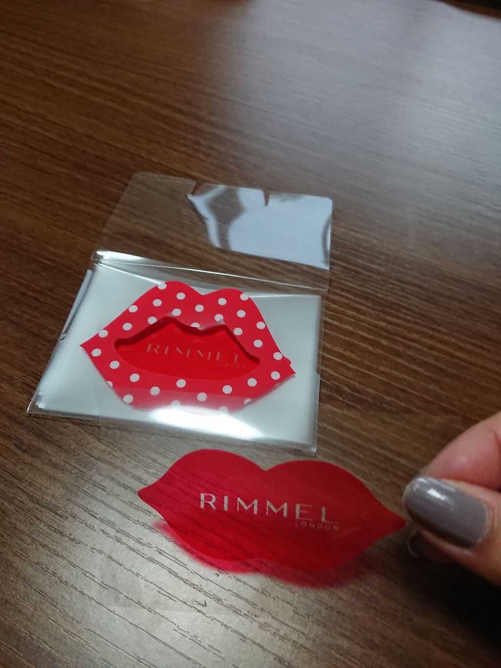 ラスティングフィニッシュ ティントリップ/リンメル ロンドン/リップティントを使ったクチコミ(3枚目)