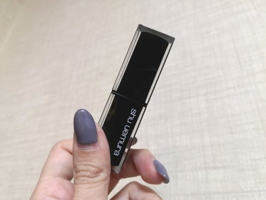 とにかく大好きダークリップ！

この秋冬ヘビロテしてる、shuuemura ルージュアンリミテッドWN299。

かなり濃くてダークな紫のリップ！
私が探し求めてたカラー！

ガッツリ塗るとしっかりダー