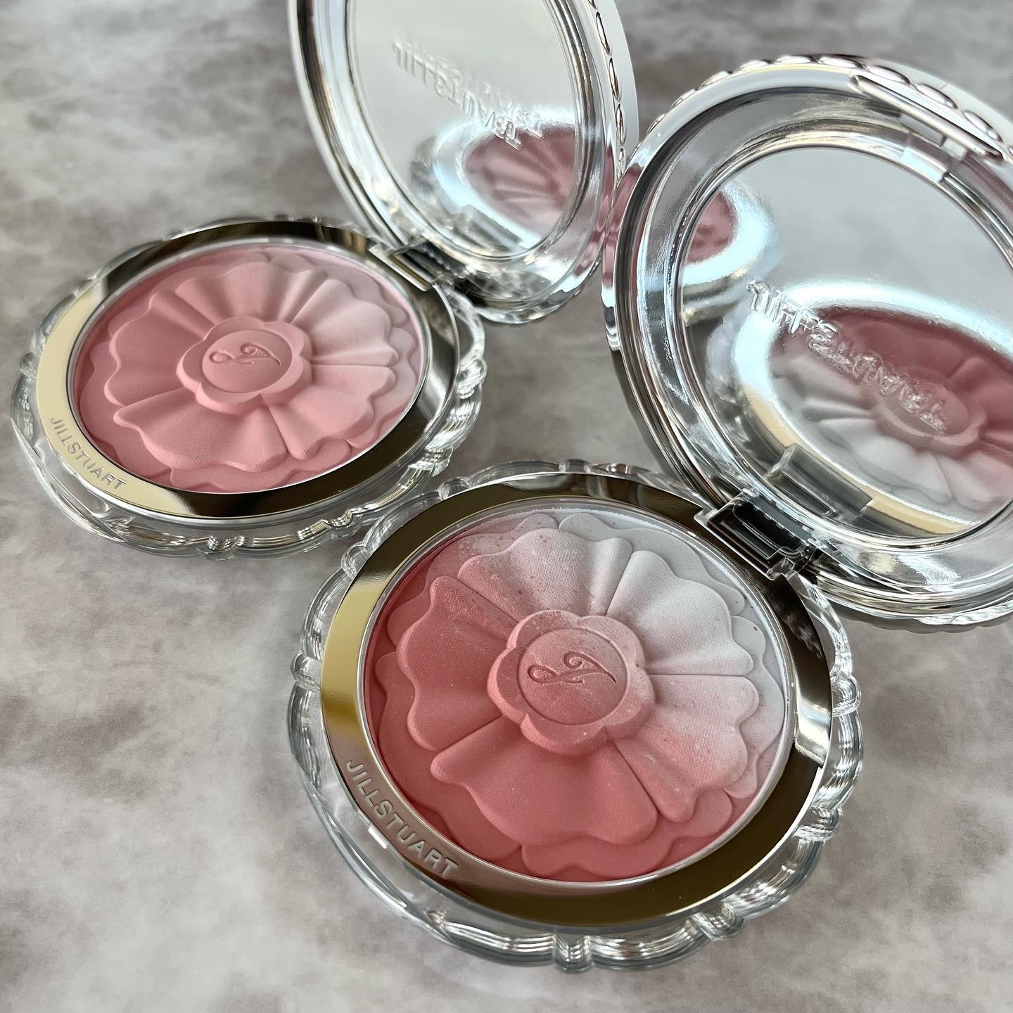 ジルスチュアート　パステルペタル ブラッシュ/JILL STUART/パウダーチークを使ったクチコミ（2枚目）