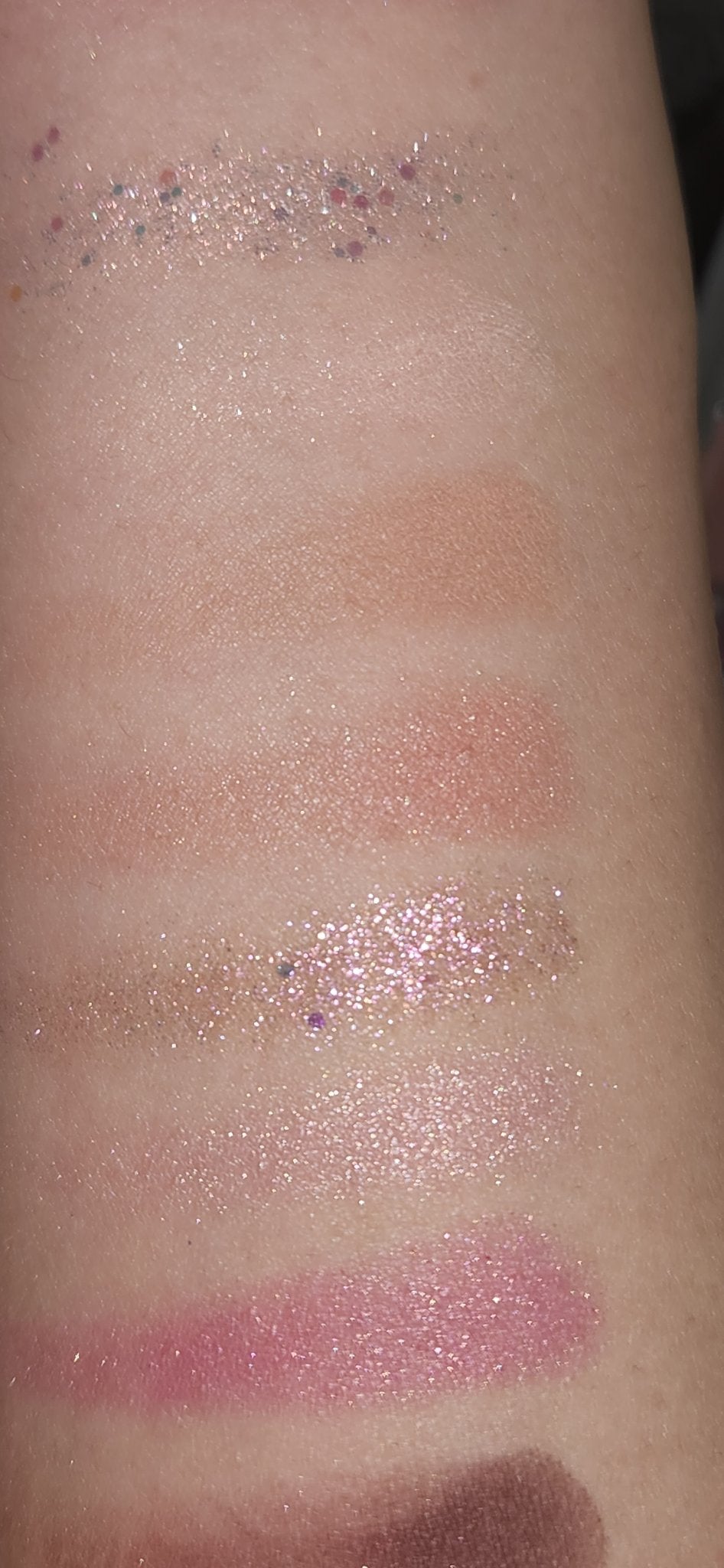 グリッターペディアアイパレット/unleashia/アイシャドウパレットを使ったクチコミ(5枚目)