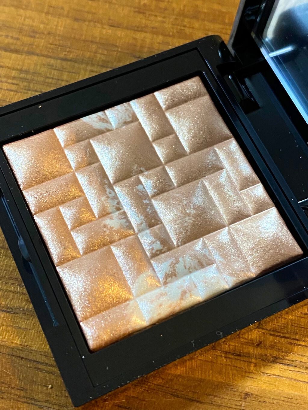 ハイライティング パウダー/BOBBI BROWN/パウダーハイライトを使ったクチコミ(3枚目)