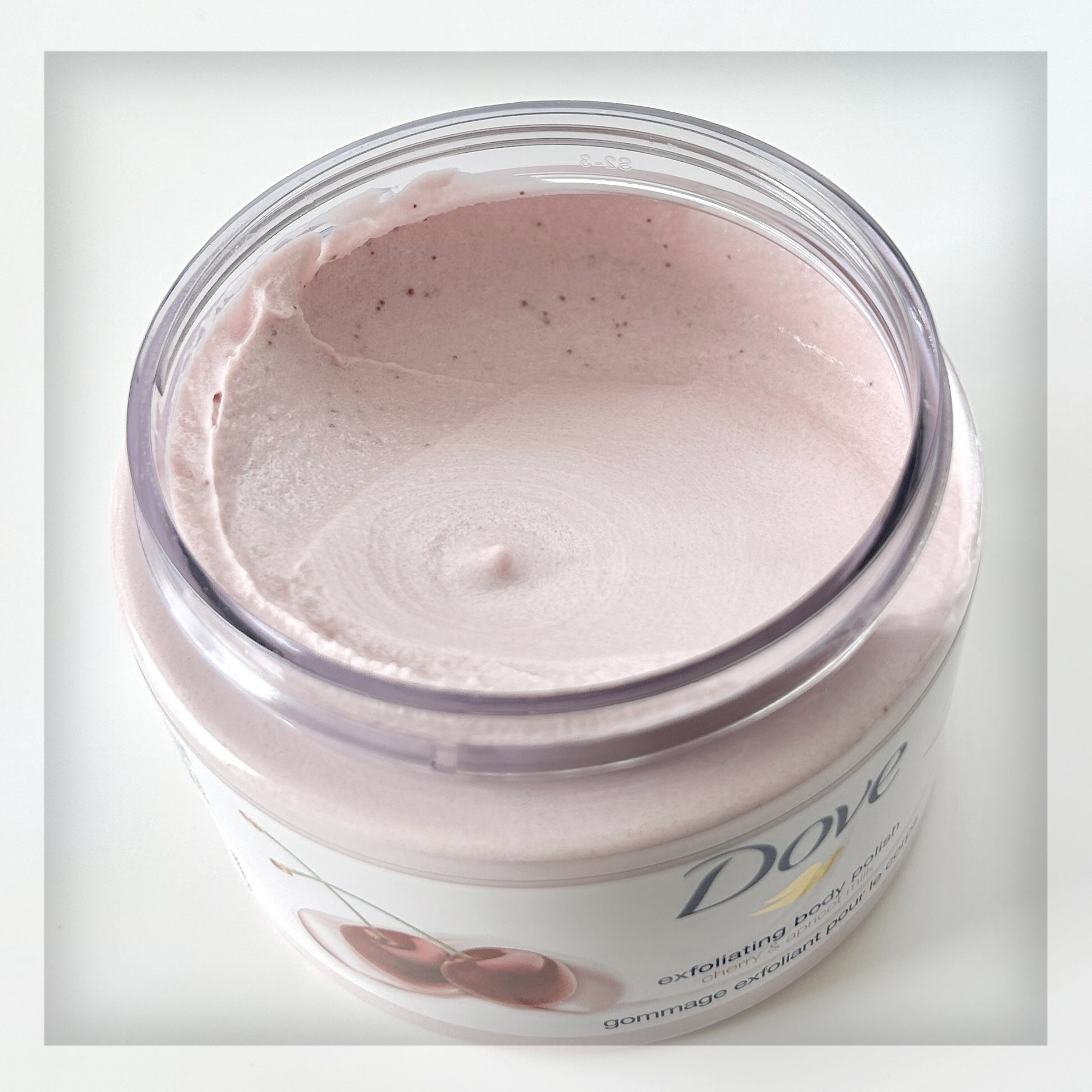 ダヴ ふわとろ　クリーミースクラブ チェリー＆アプリコットミルク/ダヴ/ボディスクラブを使ったクチコミ（2枚目）