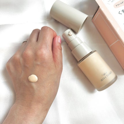 エアリータッチ セラム ファンデーション ライトベージュ/クラブ/リキッドファンデーションの画像
