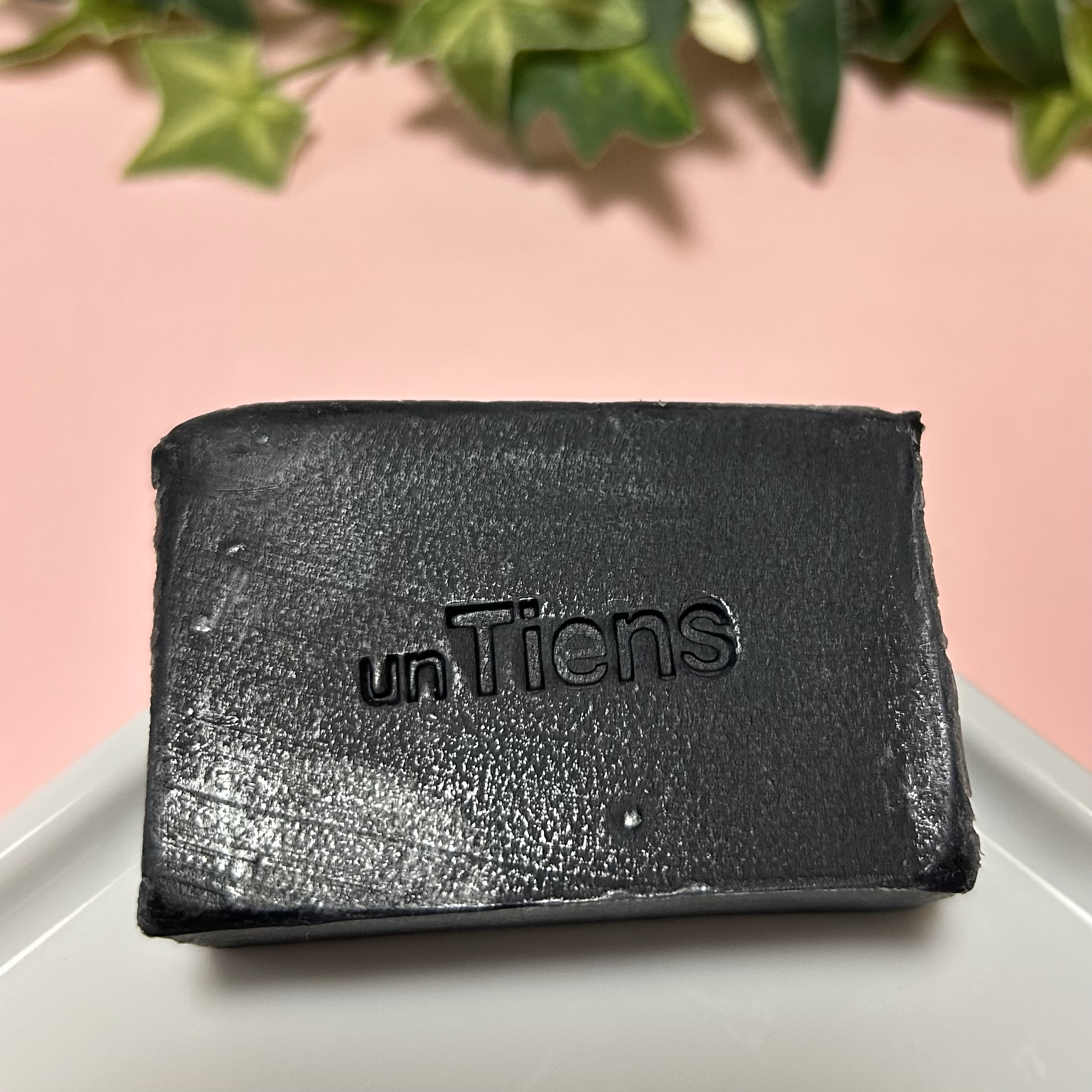 手作り洗顔石鹸 アンティアン プリンセス オブ ソープ 「漆黒」(竹炭入り)/アンティアン/洗顔石鹸を使ったクチコミ（2枚目）