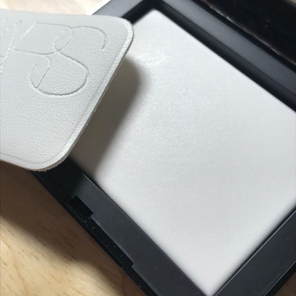スターストラック ライトリフレクティングセッティングパウダー プレスト N /NARS/プレストパウダーを使ったクチコミ(3枚目)