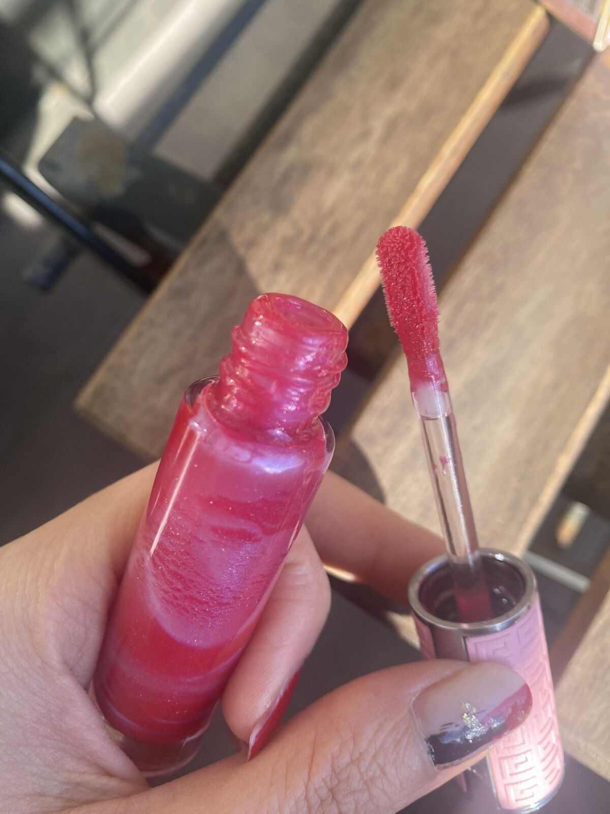 リッチ＆ダズリン ハイシャイン スパークリング リップグロス ハッスリン/Too Faced/リップグロスを使ったクチコミ（3枚目）