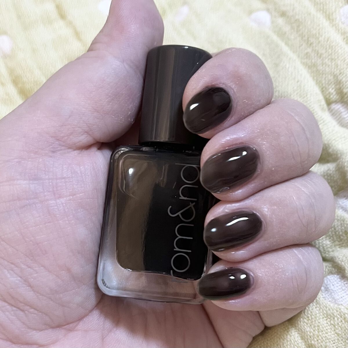 ムードペブルネイル 03 MONGDOL（モンドル）/rom&nd/マニキュアを使ったクチコミ（1枚目）