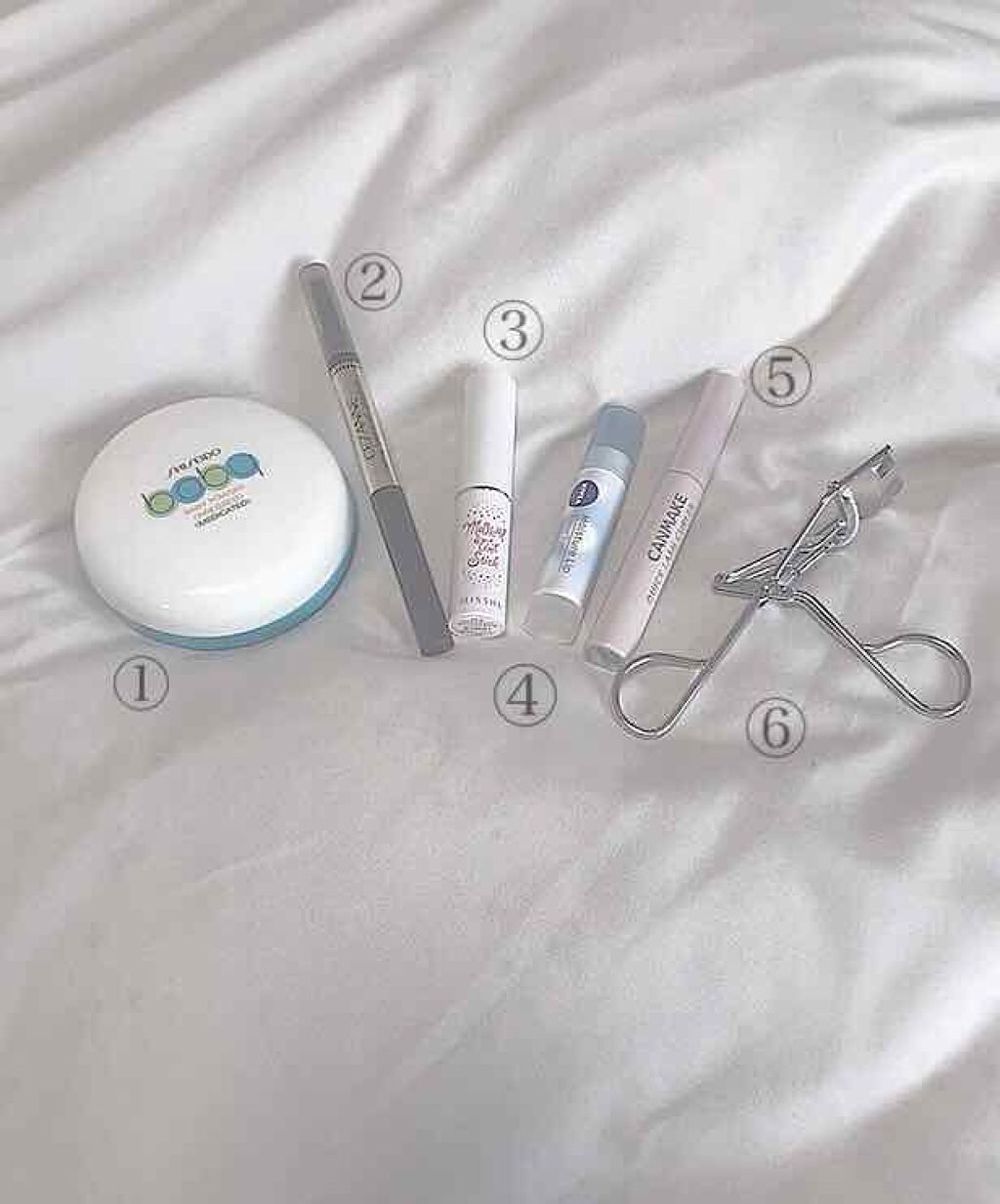 モイスチャーリップ ウォータータイプ 無香料/ニベア/リップケアを使ったクチコミ（2枚目）