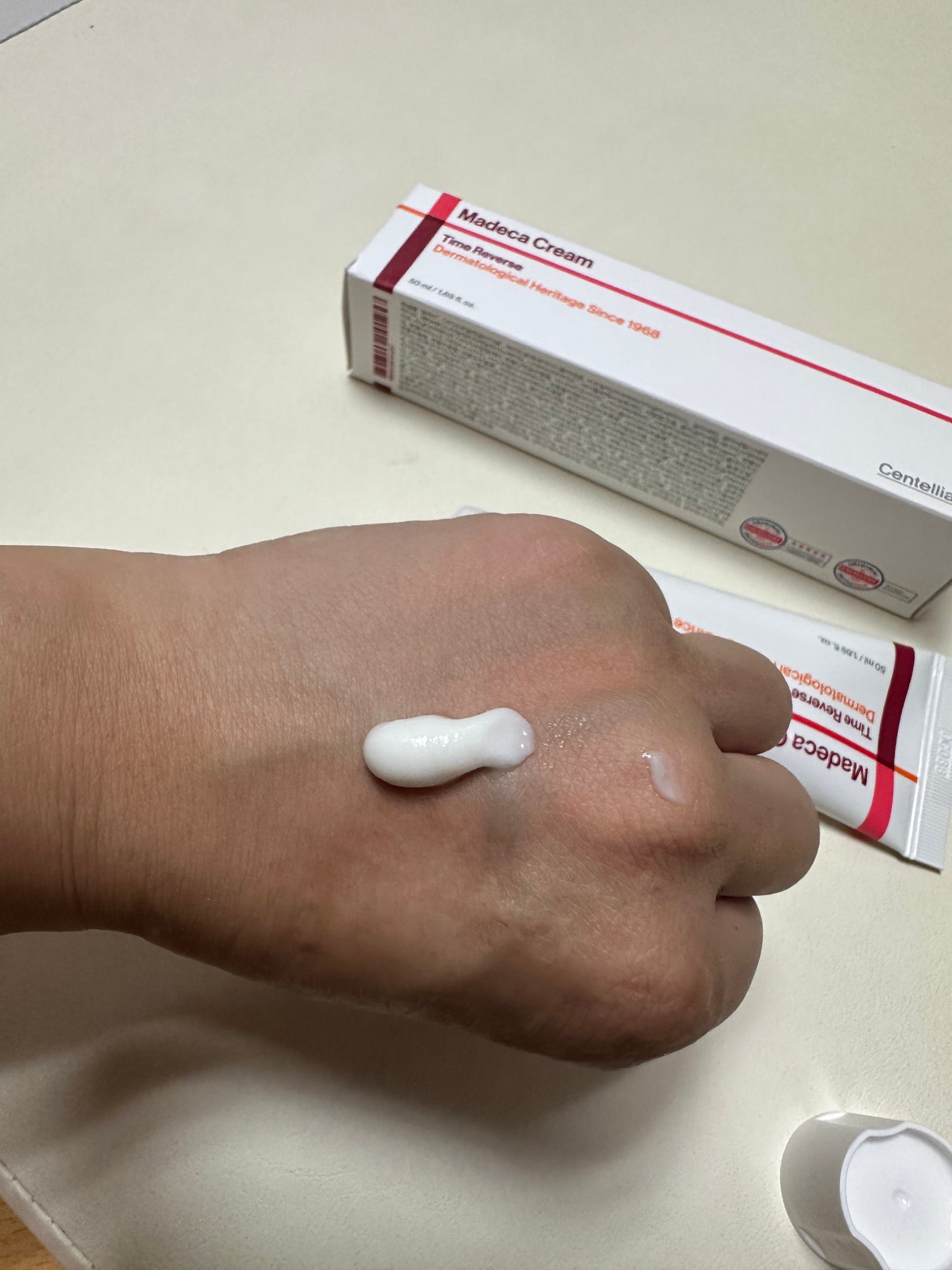 マデカクリームタイムリバース/センテリアン24/フェイスクリームを使ったクチコミ(2枚目)