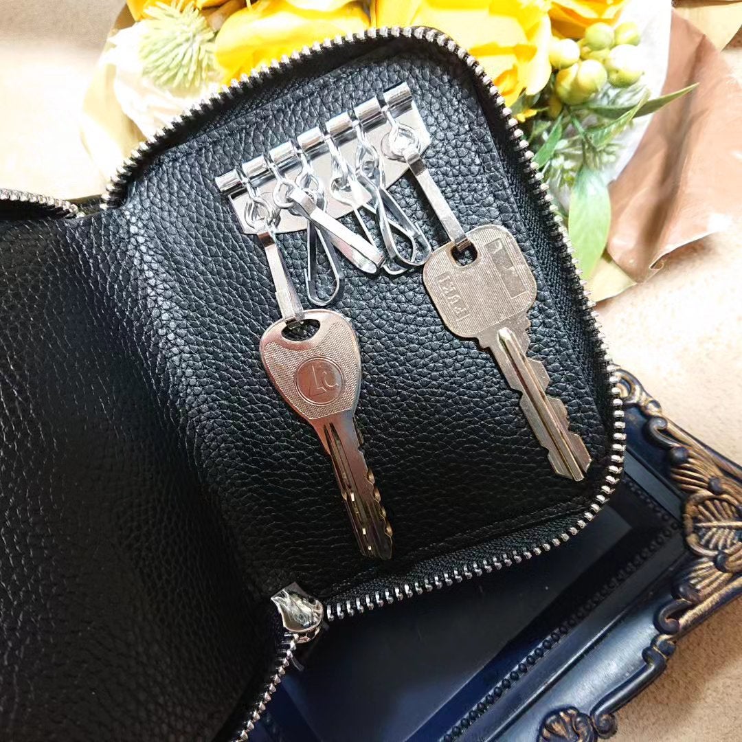 真紅 on LIPS 「ミニ財布&キーケース一体型タイプ。財布とキーケース、2つ持たな..」(3枚目)